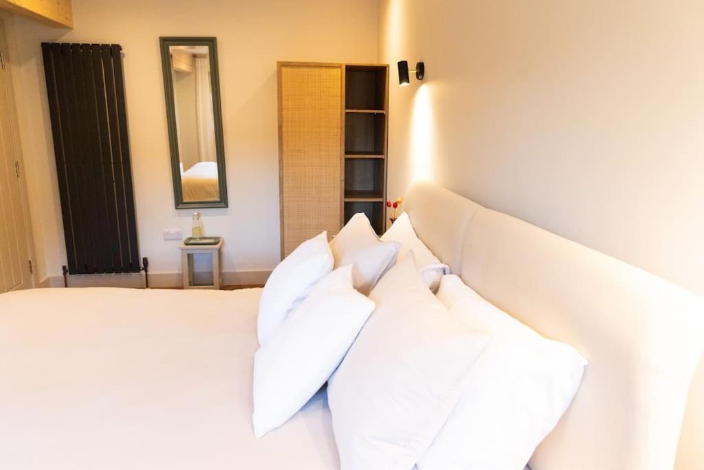 Amarelo Apartment, Central Charlbury, 1 Super King Bed מראה חיצוני תמונה