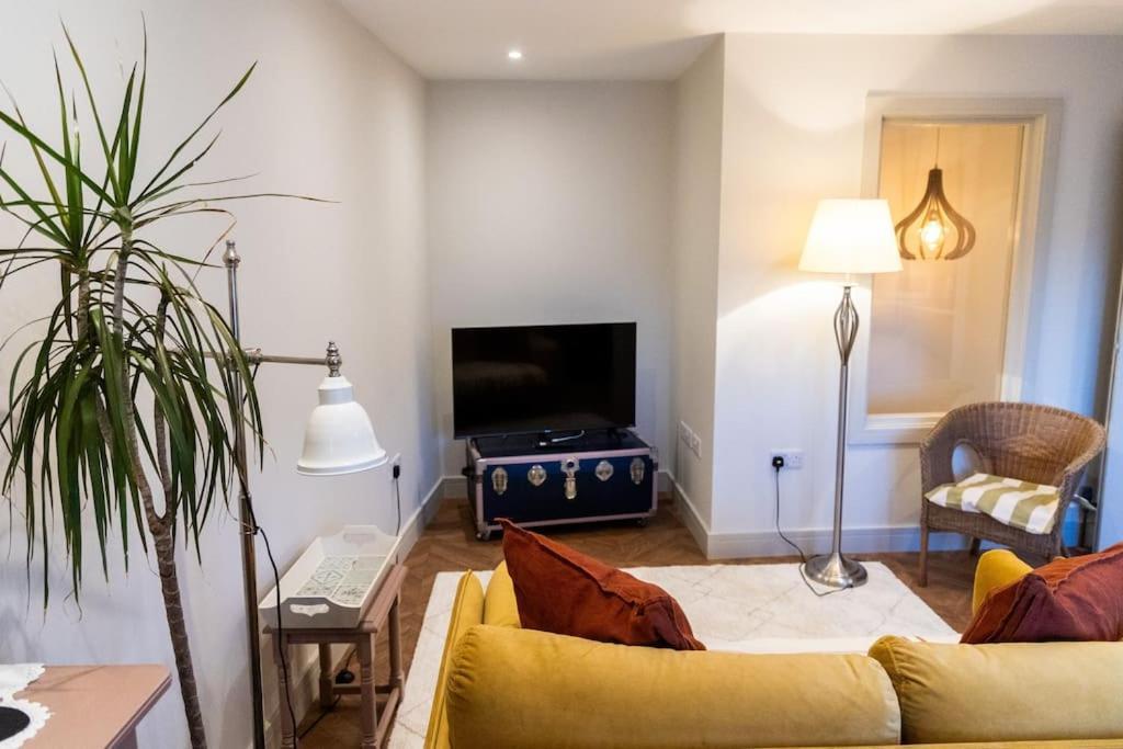 Amarelo Apartment, Central Charlbury, 1 Super King Bed מראה חיצוני תמונה