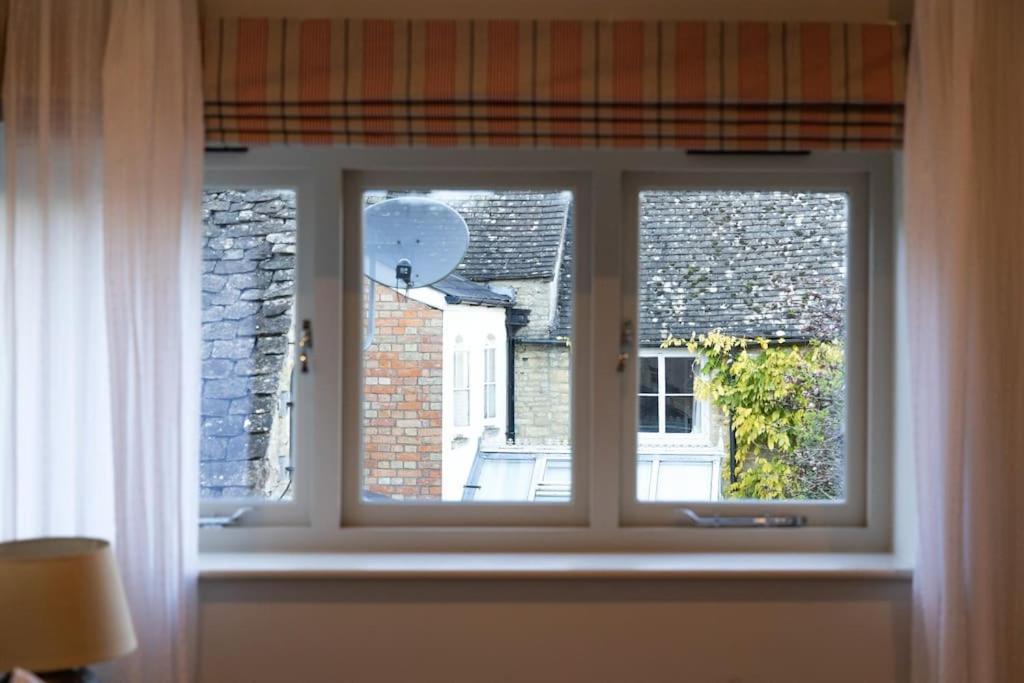 Amarelo Apartment, Central Charlbury, 1 Super King Bed מראה חיצוני תמונה