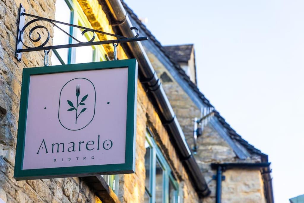 Amarelo Apartment, Central Charlbury, 1 Super King Bed מראה חיצוני תמונה