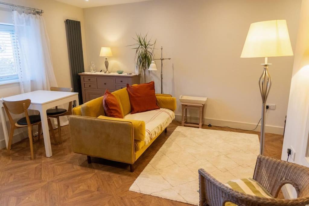 Amarelo Apartment, Central Charlbury, 1 Super King Bed מראה חיצוני תמונה