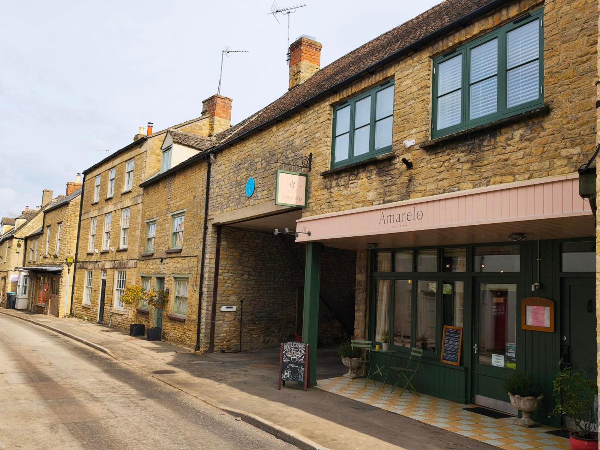 Amarelo Apartment, Central Charlbury, 1 Super King Bed מראה חיצוני תמונה